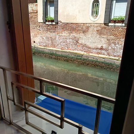Ca Lucia Canal View เวนิส ภายนอก รูปภาพ
