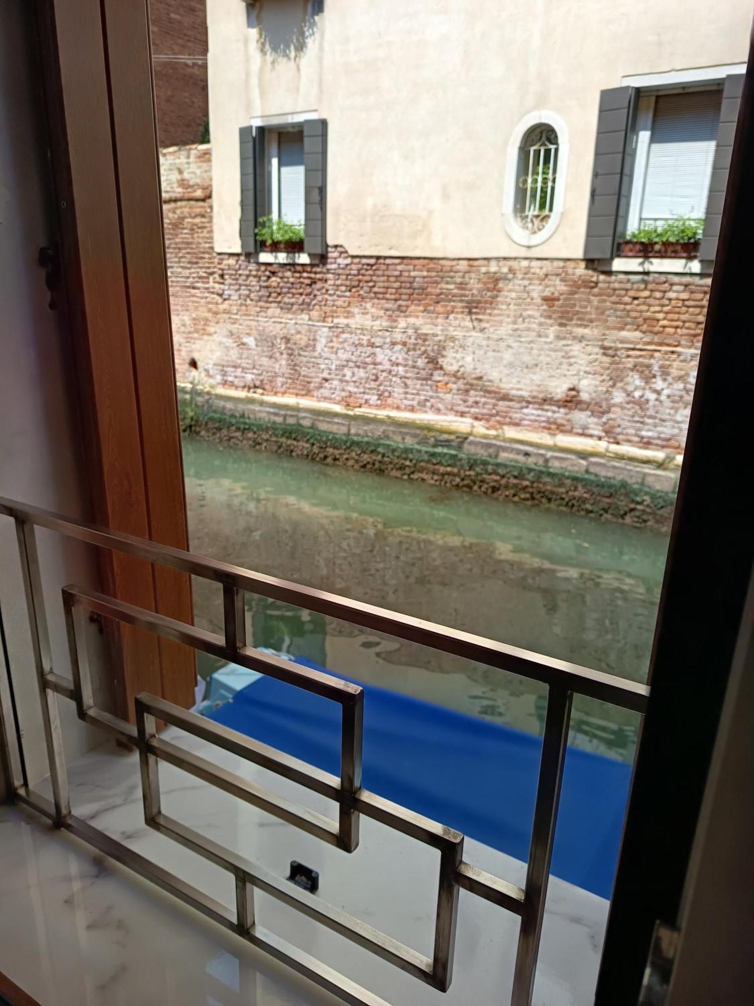Ca Lucia Canal View เวนิส ภายนอก รูปภาพ
